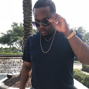 Meet your Posher, Latrevious